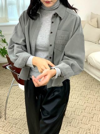 灰色