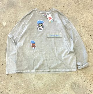 灰色