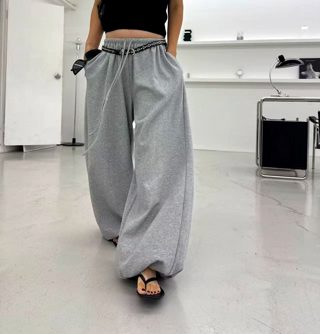 灰色