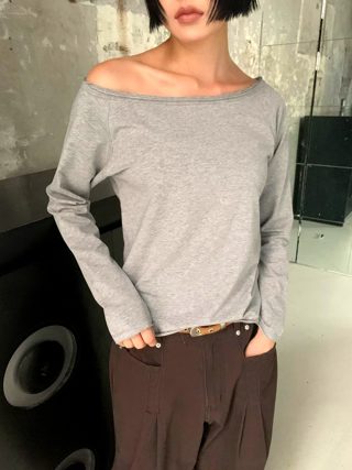 灰色