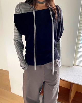 深蓝色