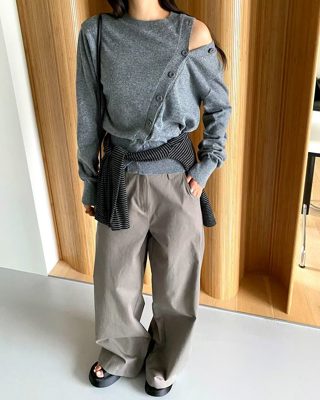 灰色