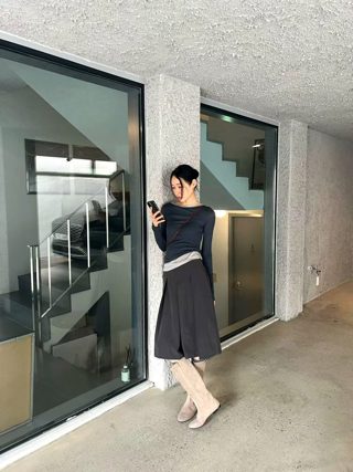 黑色