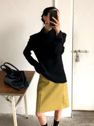 黑色