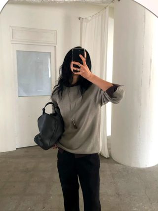 灰色