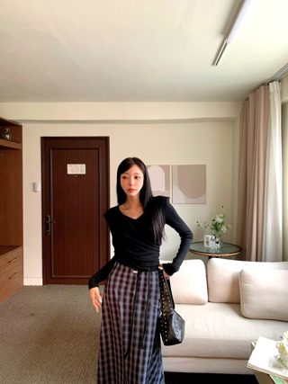 黑色