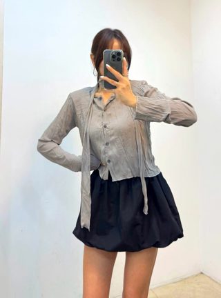 灰色
