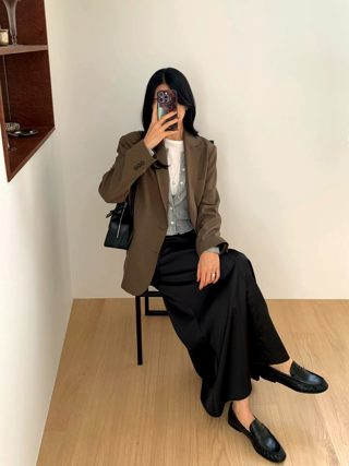 黑色