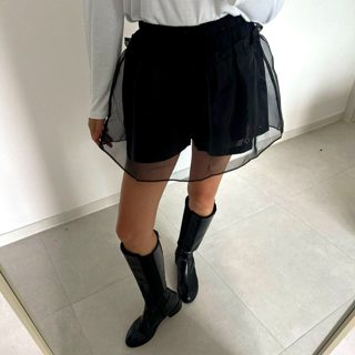 黑色