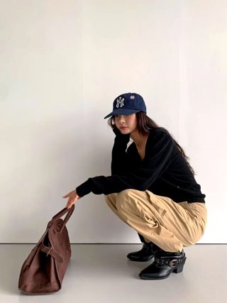 黑色