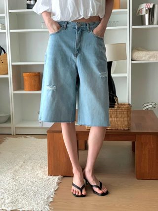 浅蓝色