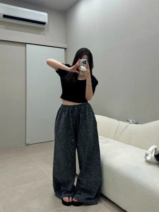 黑色