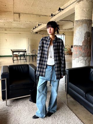 黑色