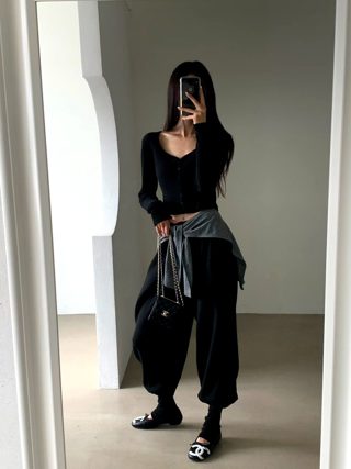 黑色