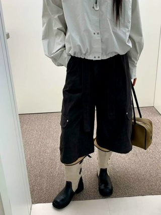 黑色