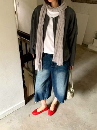 灰色