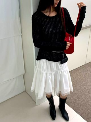 黑色