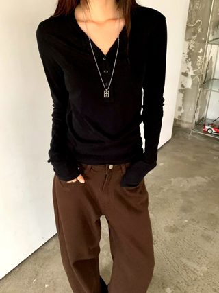 黑色