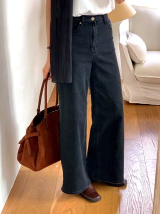 深蓝色