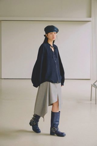 黑色