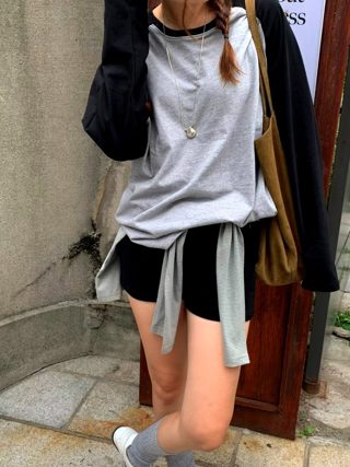 灰色