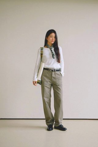 灰色