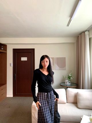 黑色