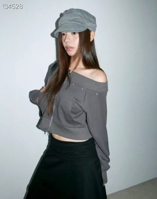 灰色