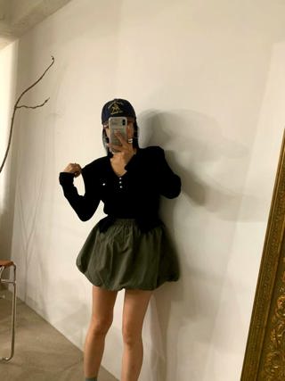 黑色