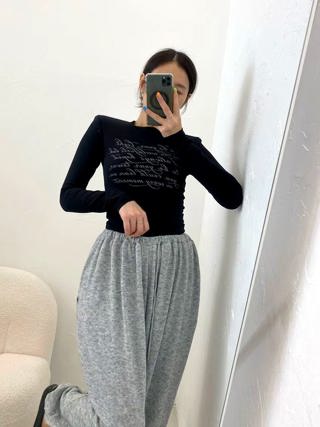 黑色