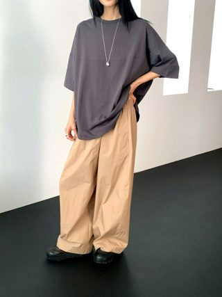 灰色