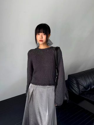 黑色