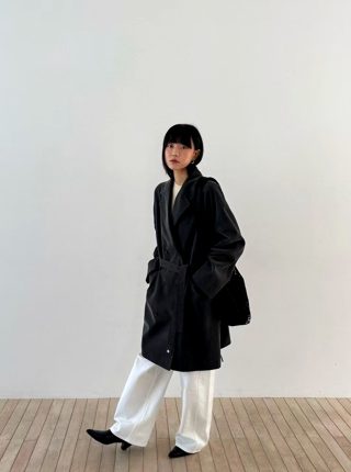 黑色