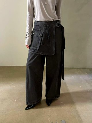 黑色
