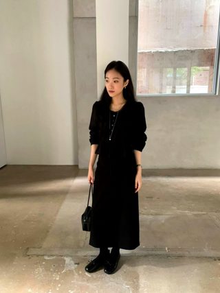 黑色