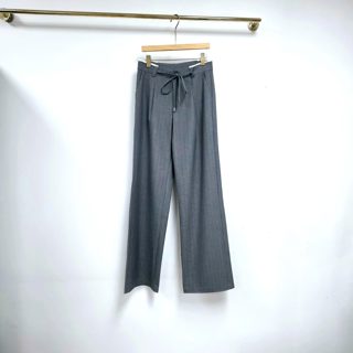 灰色