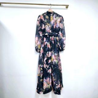 黑色