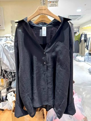 黑色
