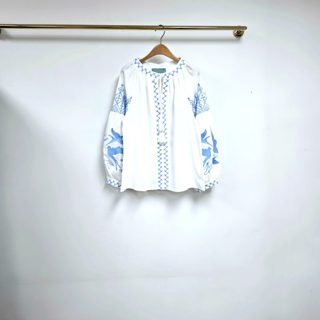 白色