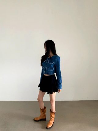 黑色