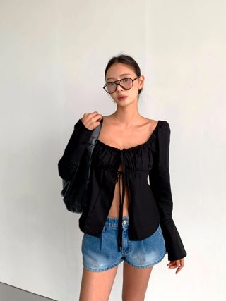 黑色