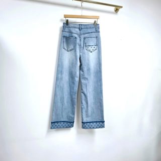 浅蓝色