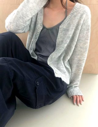 灰色
