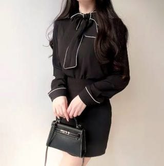 黑色