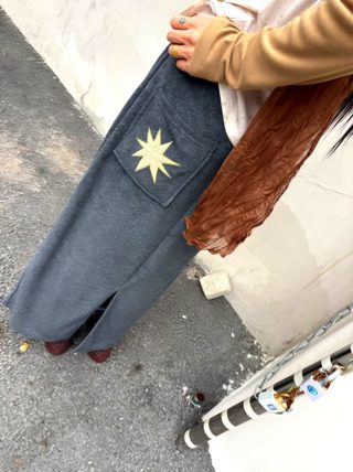 灰色