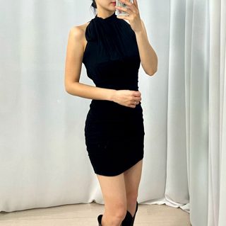 黑色