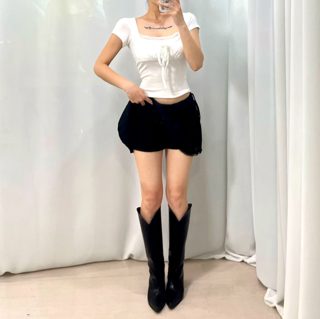 黑色