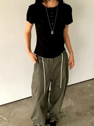 黑色