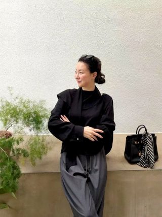 黑色