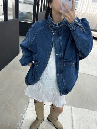 深蓝色